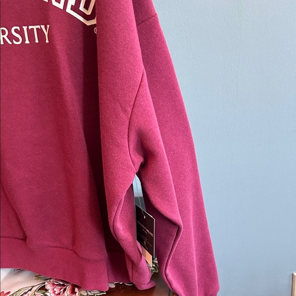 Harvard University Size XS New with Tags
Maroon Sweater/Sweatshirt - Picture 4 of 6